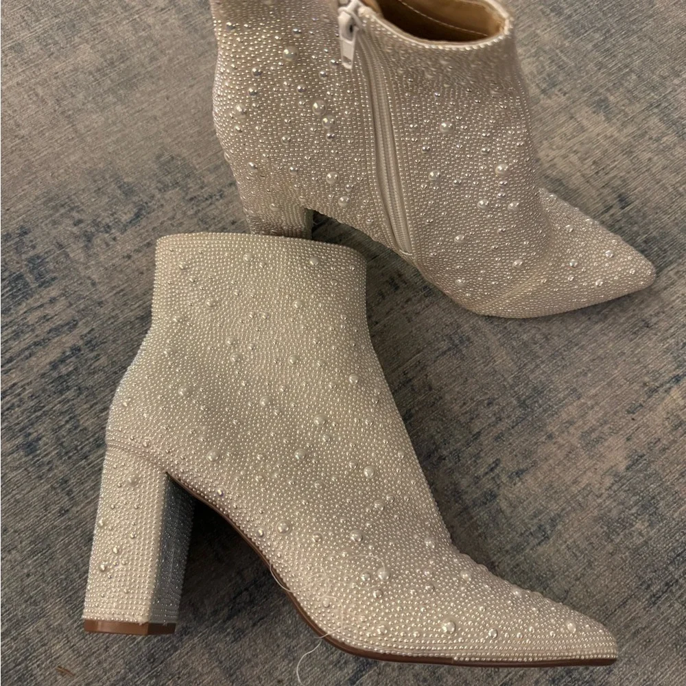 Elegant Beaded Ankle Boots - Picture 1 of 6
